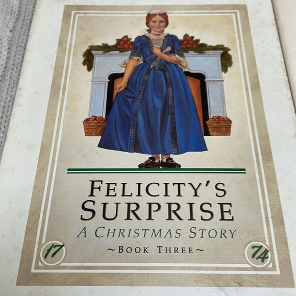 American girl books 6 in lot. Good condition. See pics for titles No stray marks - Picture 2 of 12